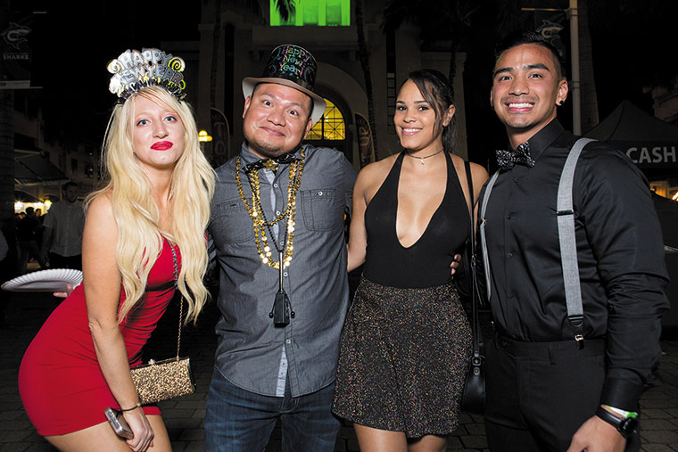 Honolulu Street Pulse » PICS New Year’s Eve Aloha Tower