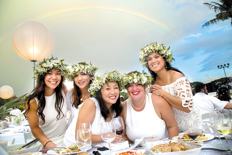 Honolulu Street Pulse » PICS The 6th Annual Diner En Blanc Honolulu