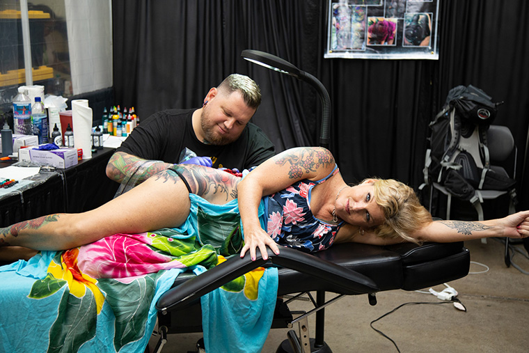 10-8-19-Tats-and-Tanlines-Pacific-Ink-Art-Expo-TGrillo-18